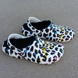 Crocs Clogs Fleece Lined Shoes White Animal Print Comfortable Slip On